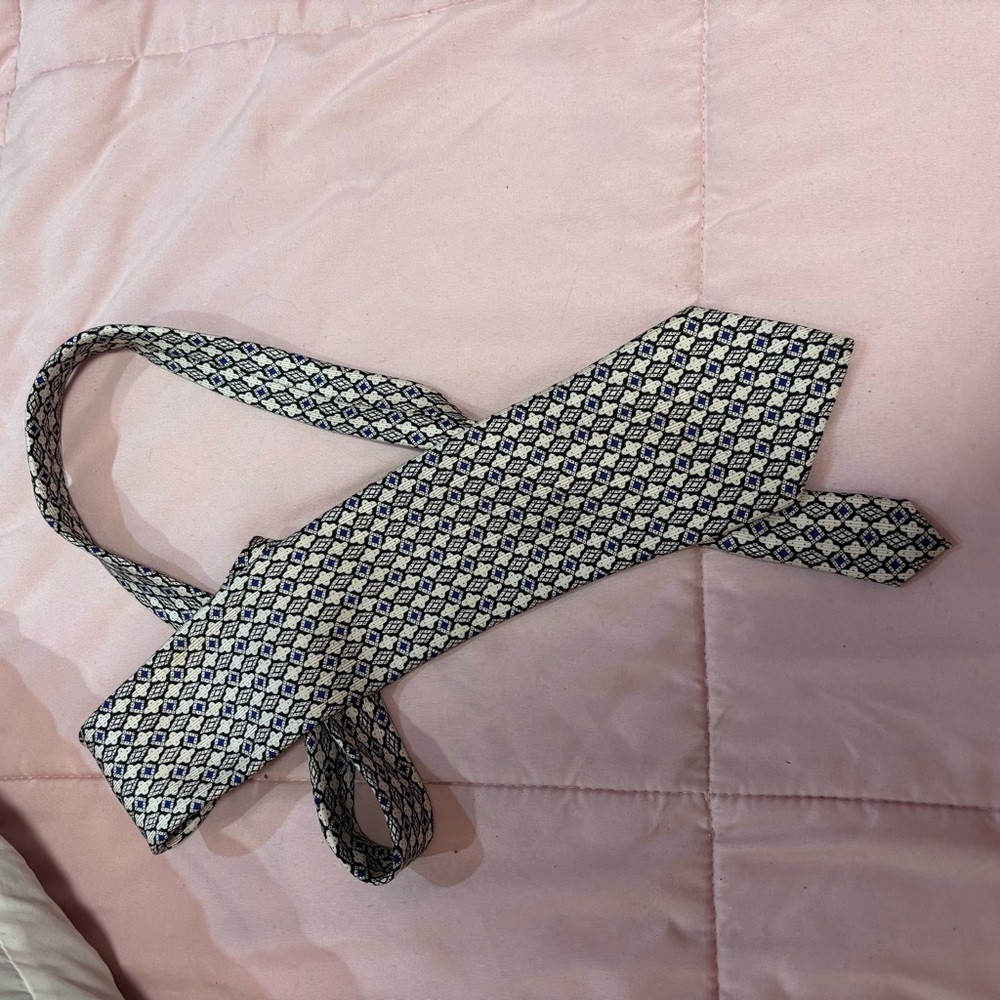 Fendi Cream and Navy Geometric Self-Tie Bow Tie